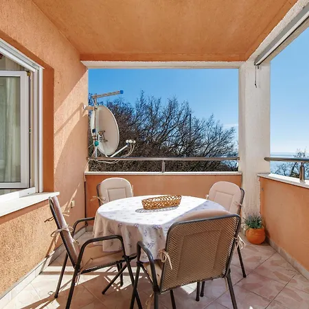 Bruna דירה קוסטרנה